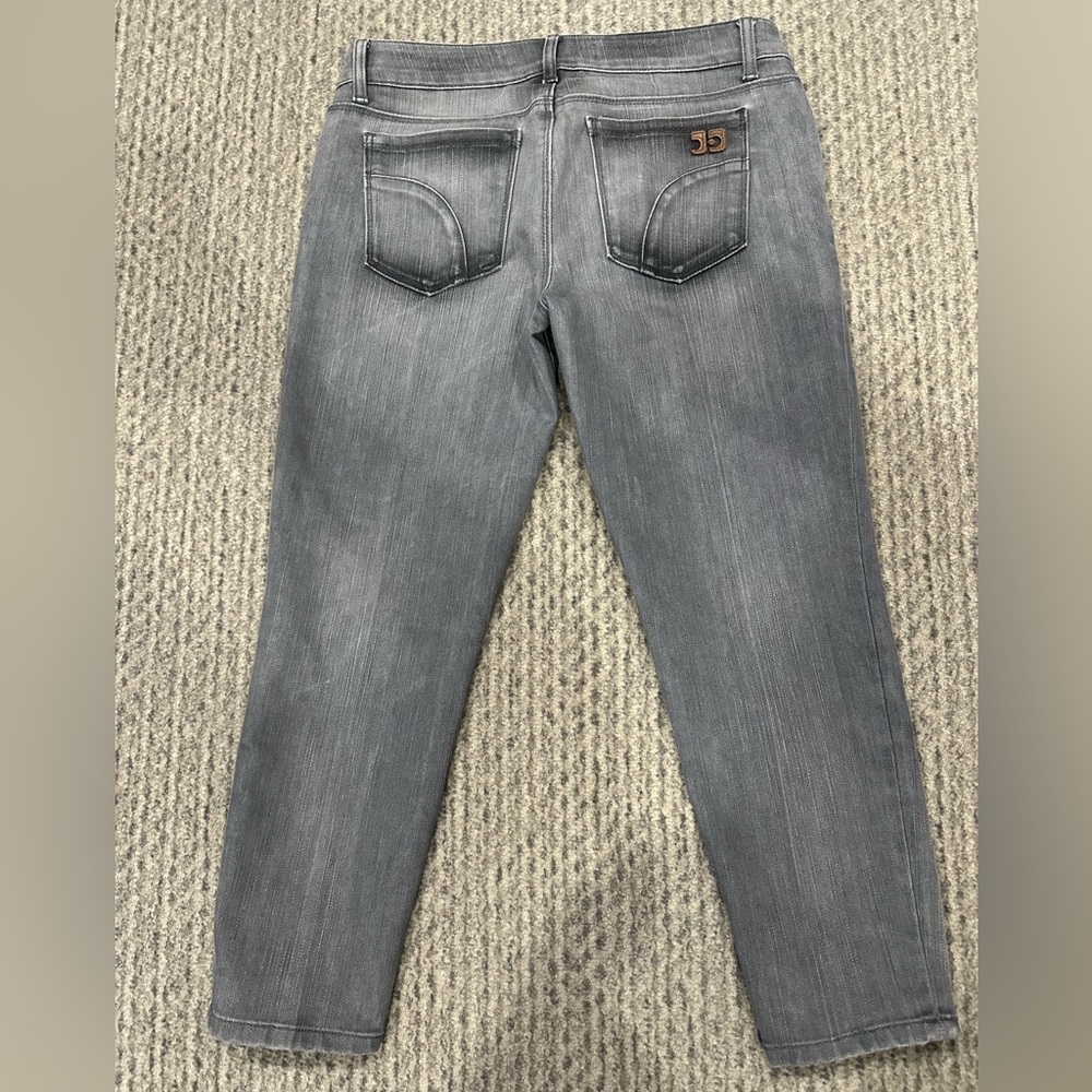 Women’s Joe’s jeans, gray washed fit skinny Chelsea